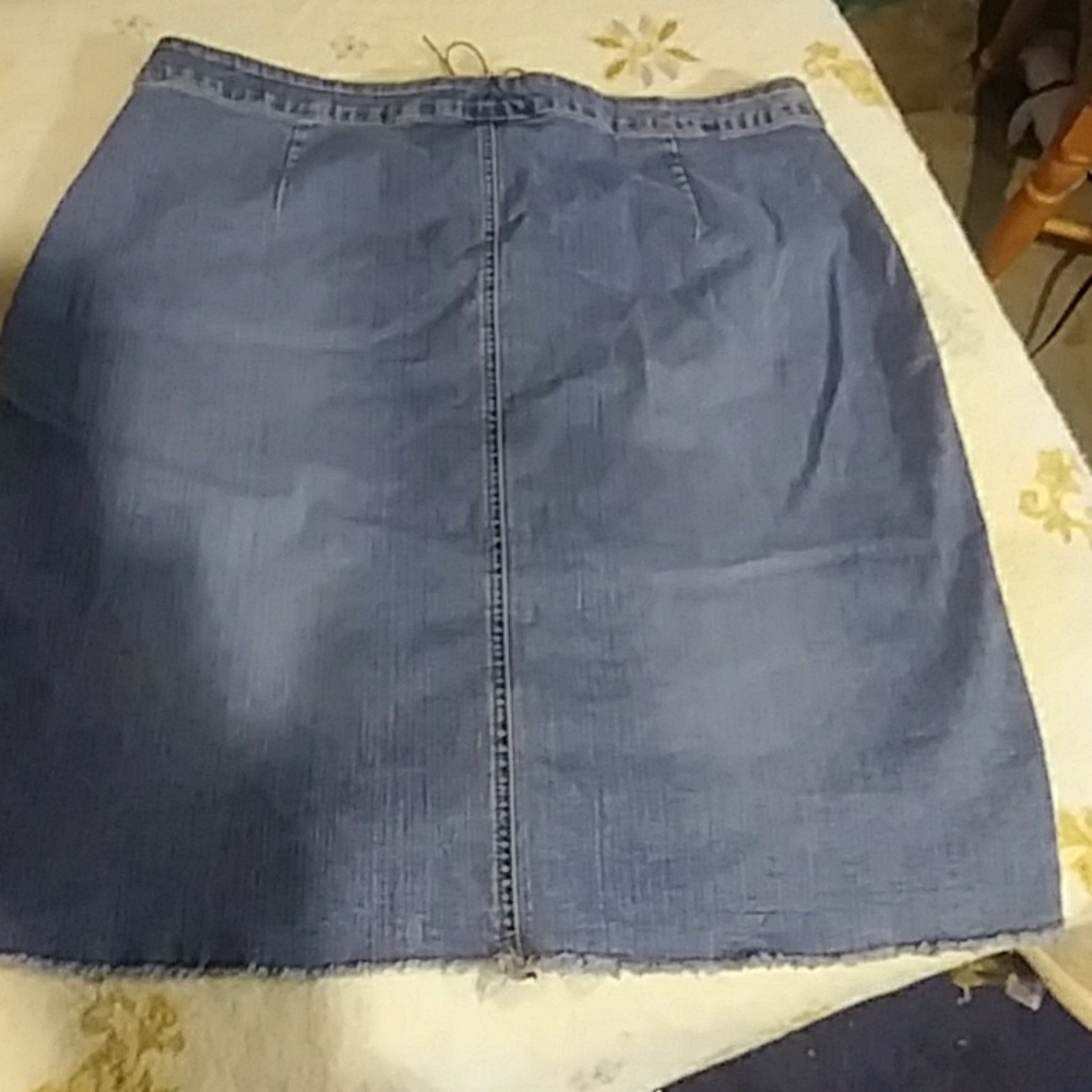 Skirt - Picture 3 of 3